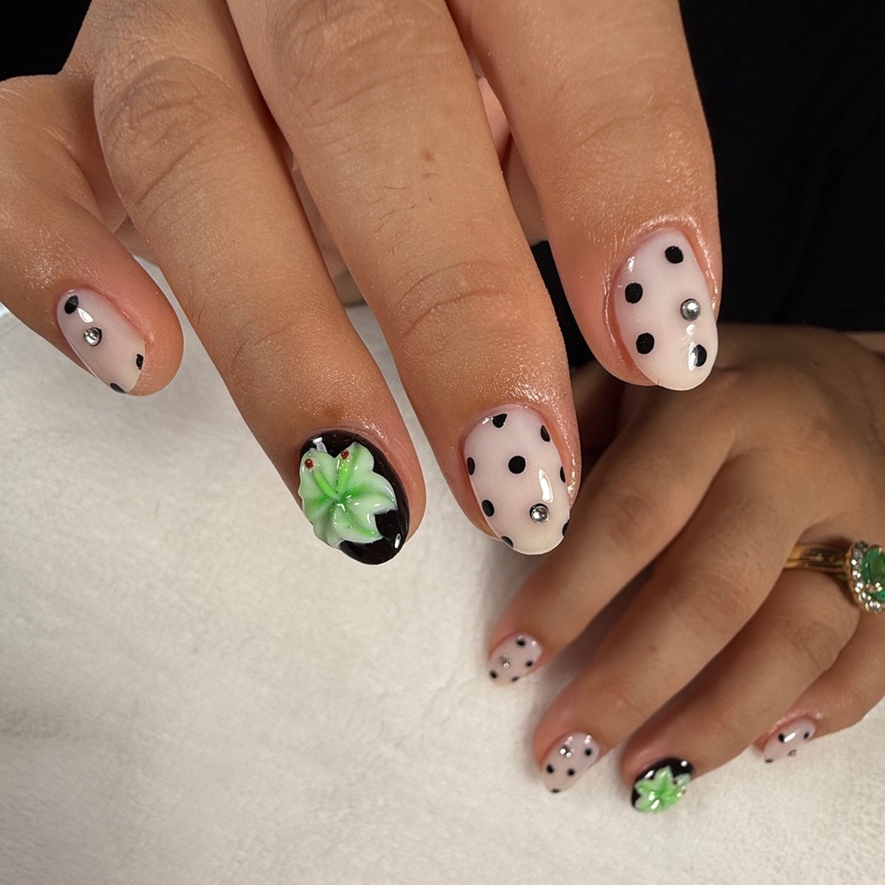 Custom gel press-on nails made by artisan set